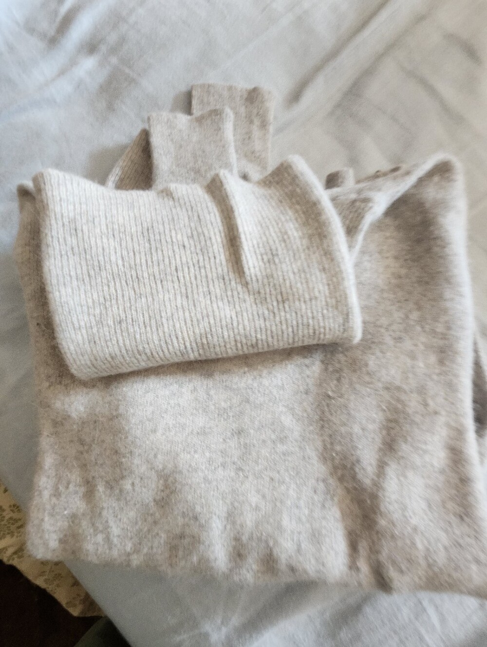 Morgan Taylor Light Gray 100% Cashmere Turtleneck Sweater